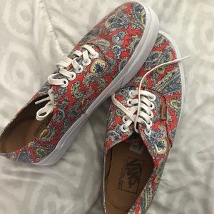 Vans size 9.5 women’s size 8 men